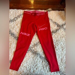 On Hold Nike pro tights